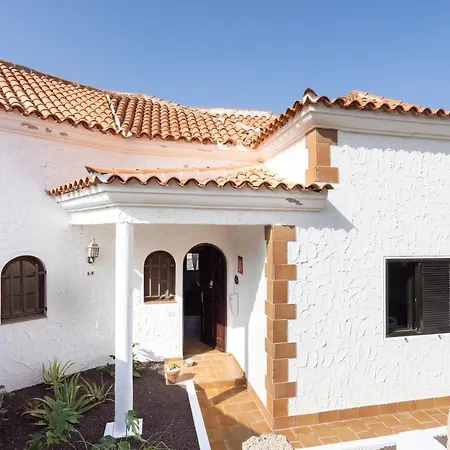 Casa Platano - Private Pool - Ocean View - Bbq - Garden - Terrace - Free Wifi - Child & Pet-friendly - 4 Bedrooms - 8 People Poris de Abona
